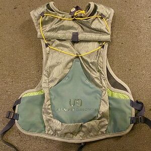 Ultimate Direction Unisex Trail Running Hydration Vest M/L Verdant Green NWOT